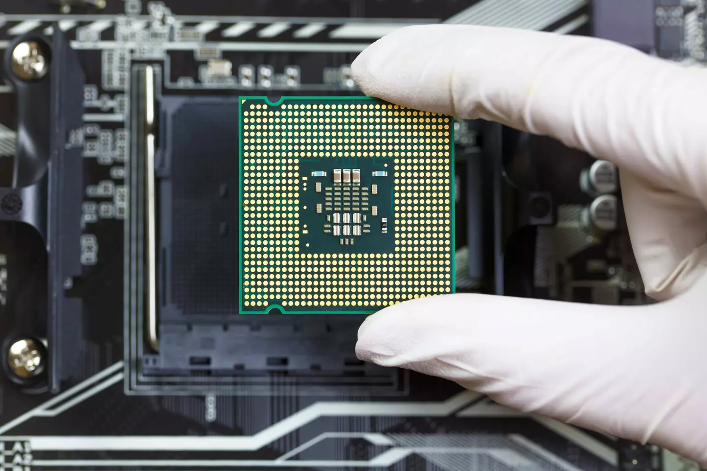 Costruire una nuova "fonderia" di semiconduttori può avere un costo iniziale di 10-12 miliardi di dollari, secondo alcune stime